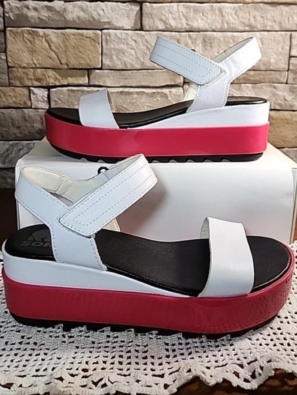 SOREL Women’s Platform Sandals White/Hot Pink Chunky Flatform Comfort Shoes